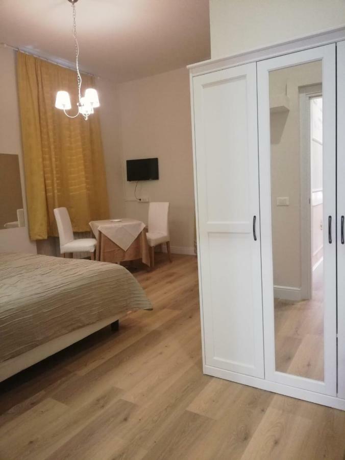 Doppelzimmer mit Balkon